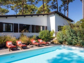 Villa paisible avec piscine chauffée et Wi-Fi - FR-1-736-50